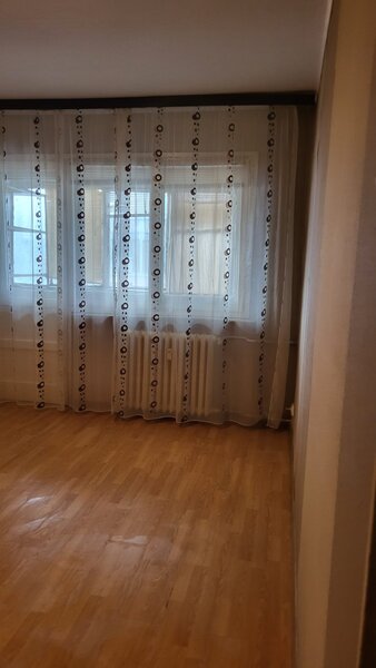 Drumul Taberei- Frigocom Vanzare 3 camere - decomandat - bl 1978, liber