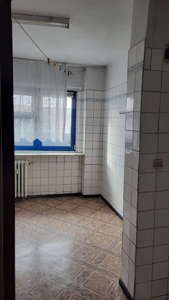 Drumul Taberei- Frigocom Vanzare 3 camere - decomandat - bl 1978, liber