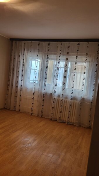 Drumul Taberei- Frigocom Vanzare 3 camere - decomandat - bl 1978, liber