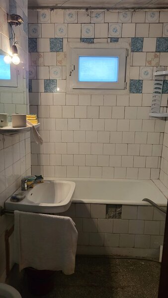 Drumul Taberei- Frigocom Vanzare 3 camere - decomandat - bl 1978, liber