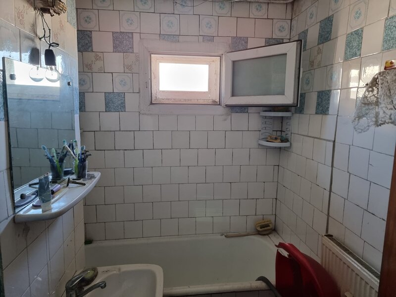 Drumul Taberei- Frigocom Vanzare 3 camere - decomandat - bl 1978, liber